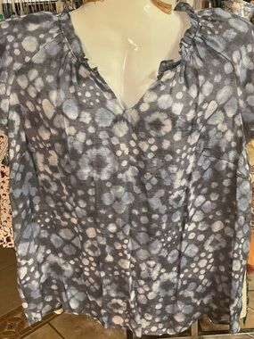 Lee Women's Slate Gray and White Tie-Dye Peasant Blouse